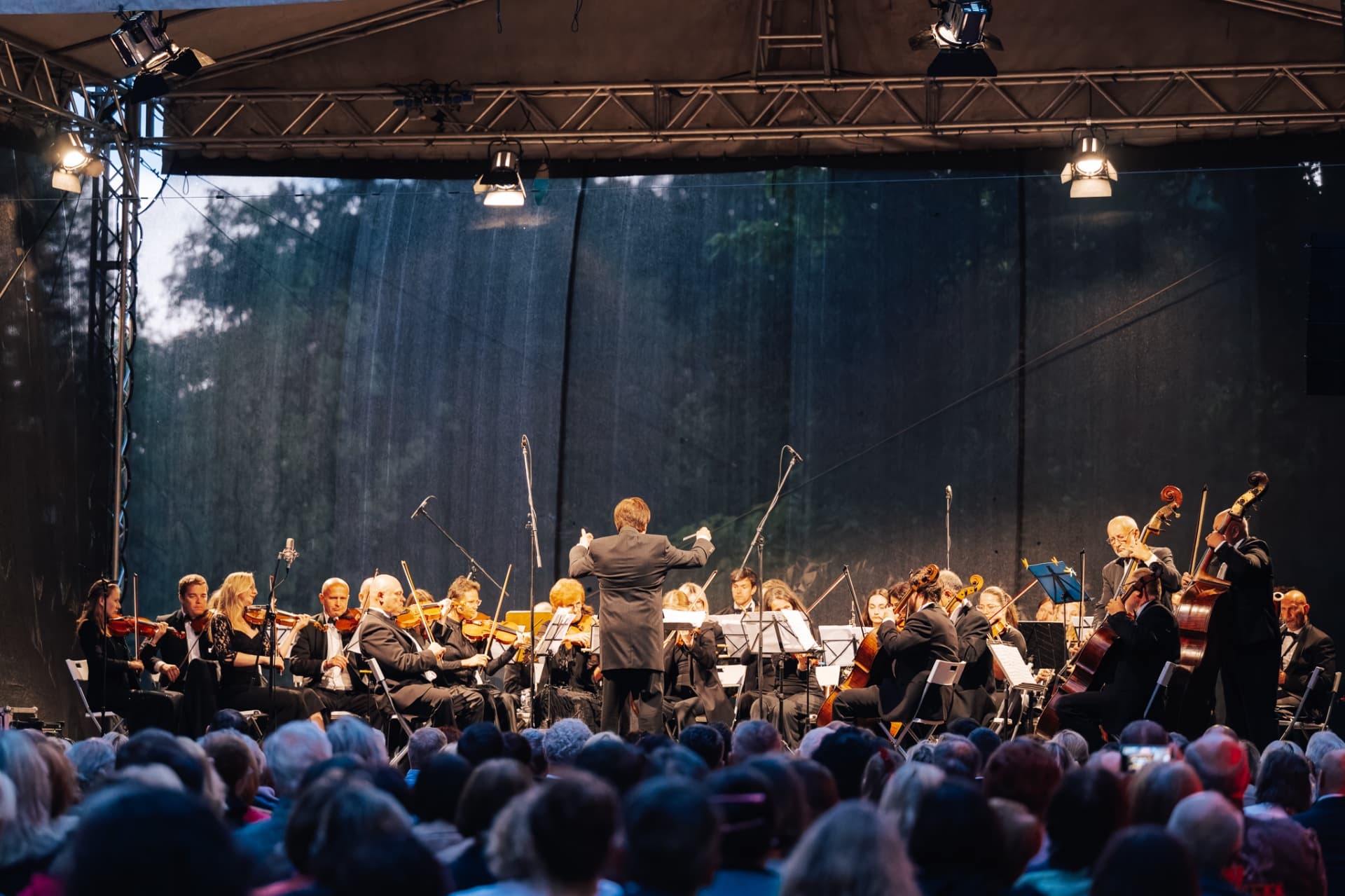 Donau Philharmonie Wien at Castle Blatna: In Vino Veritas