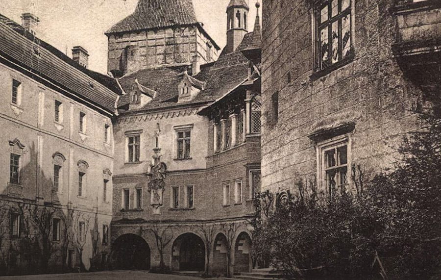 CASTLE HISTORY