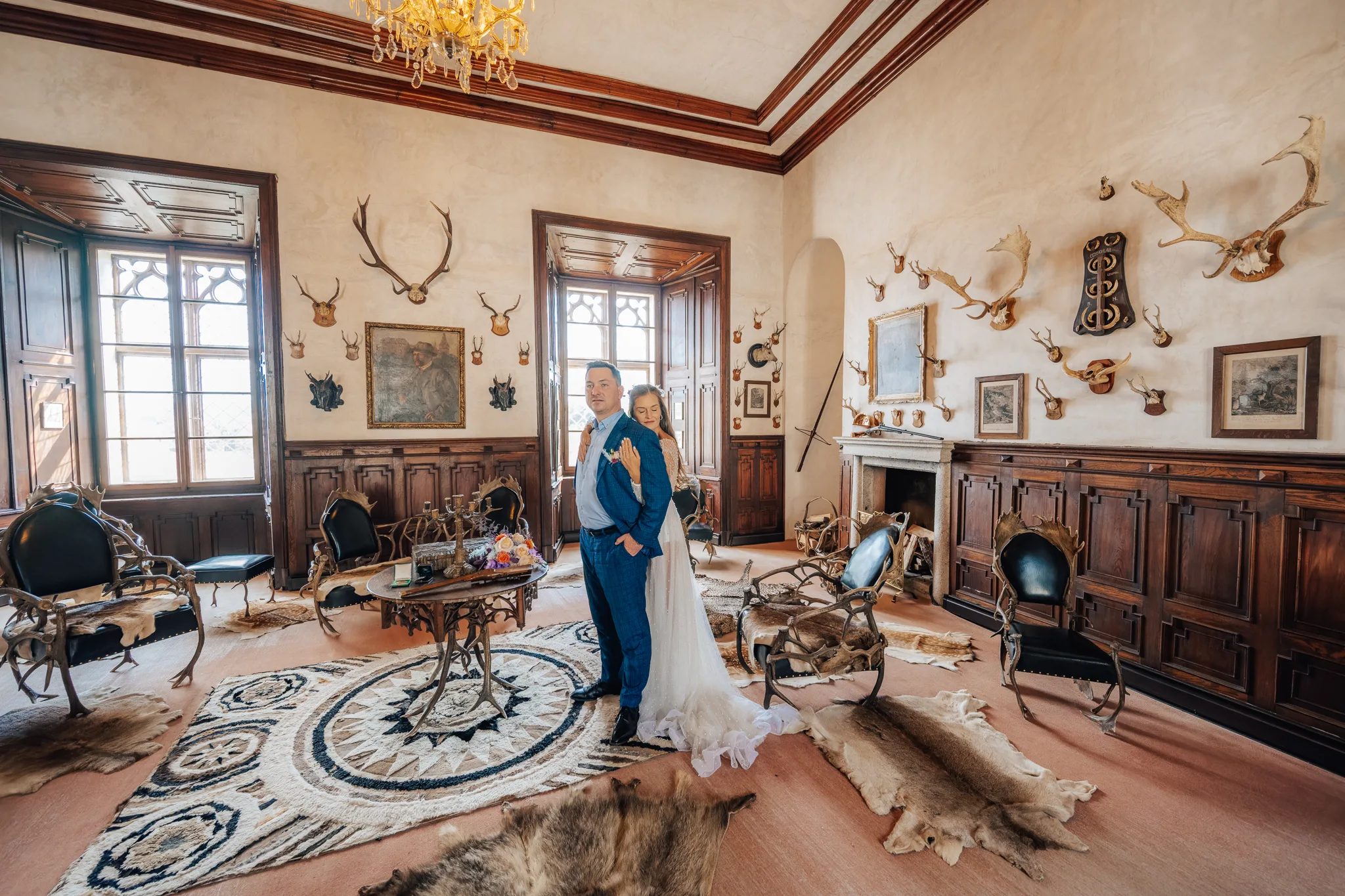 Wedding photography in the castle interiors