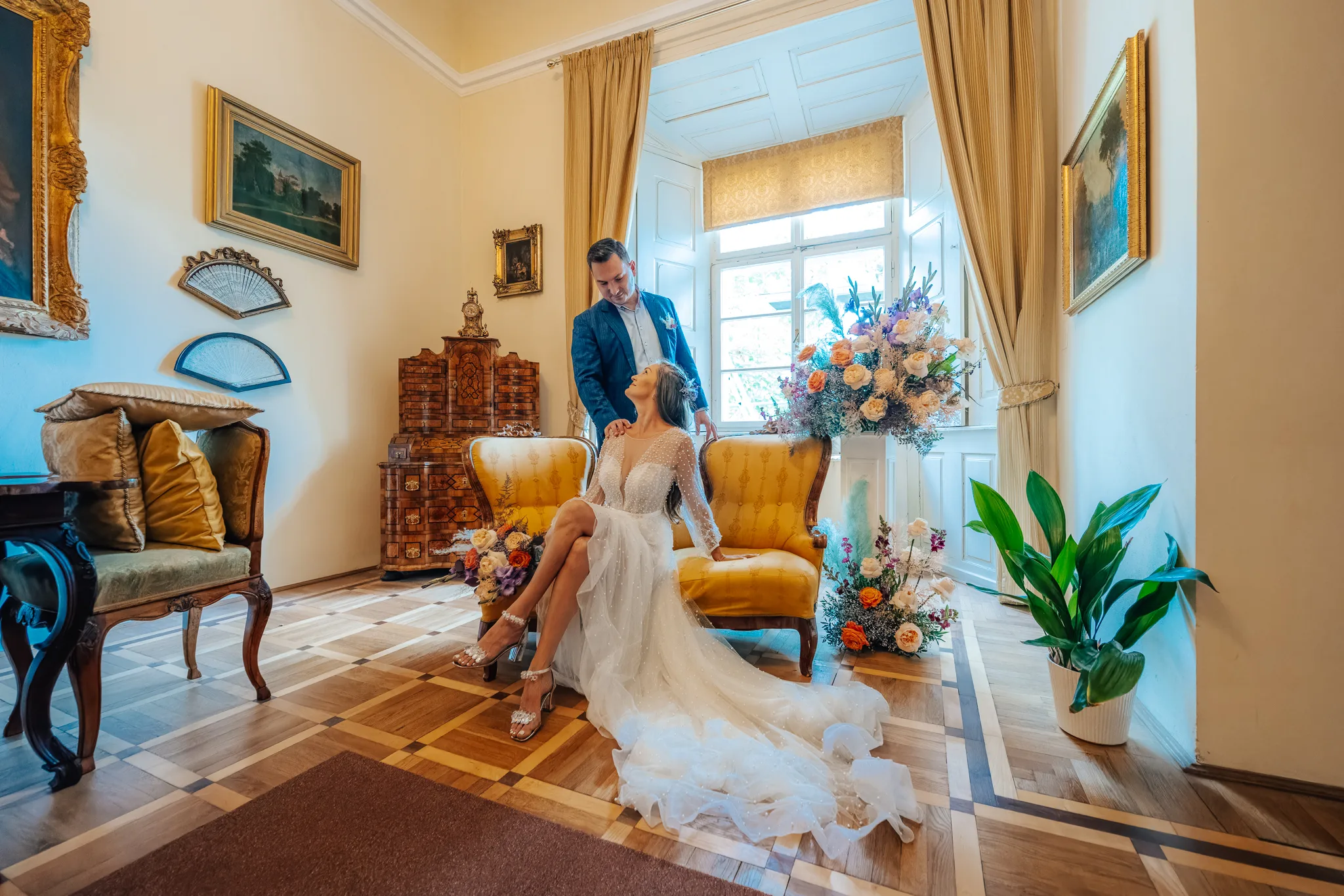 Wedding photography in the castle interiors