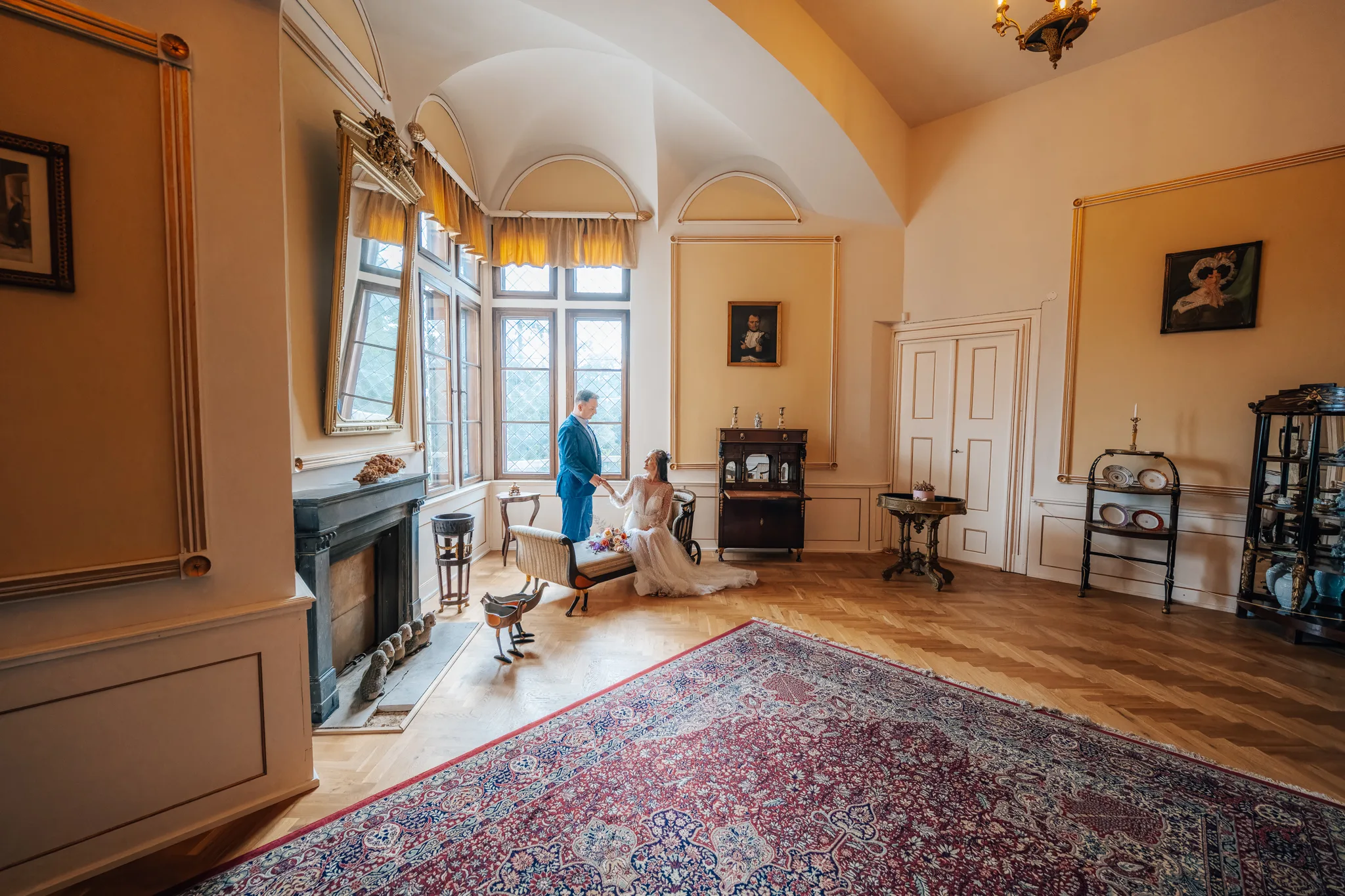 Wedding photography in the castle interiors