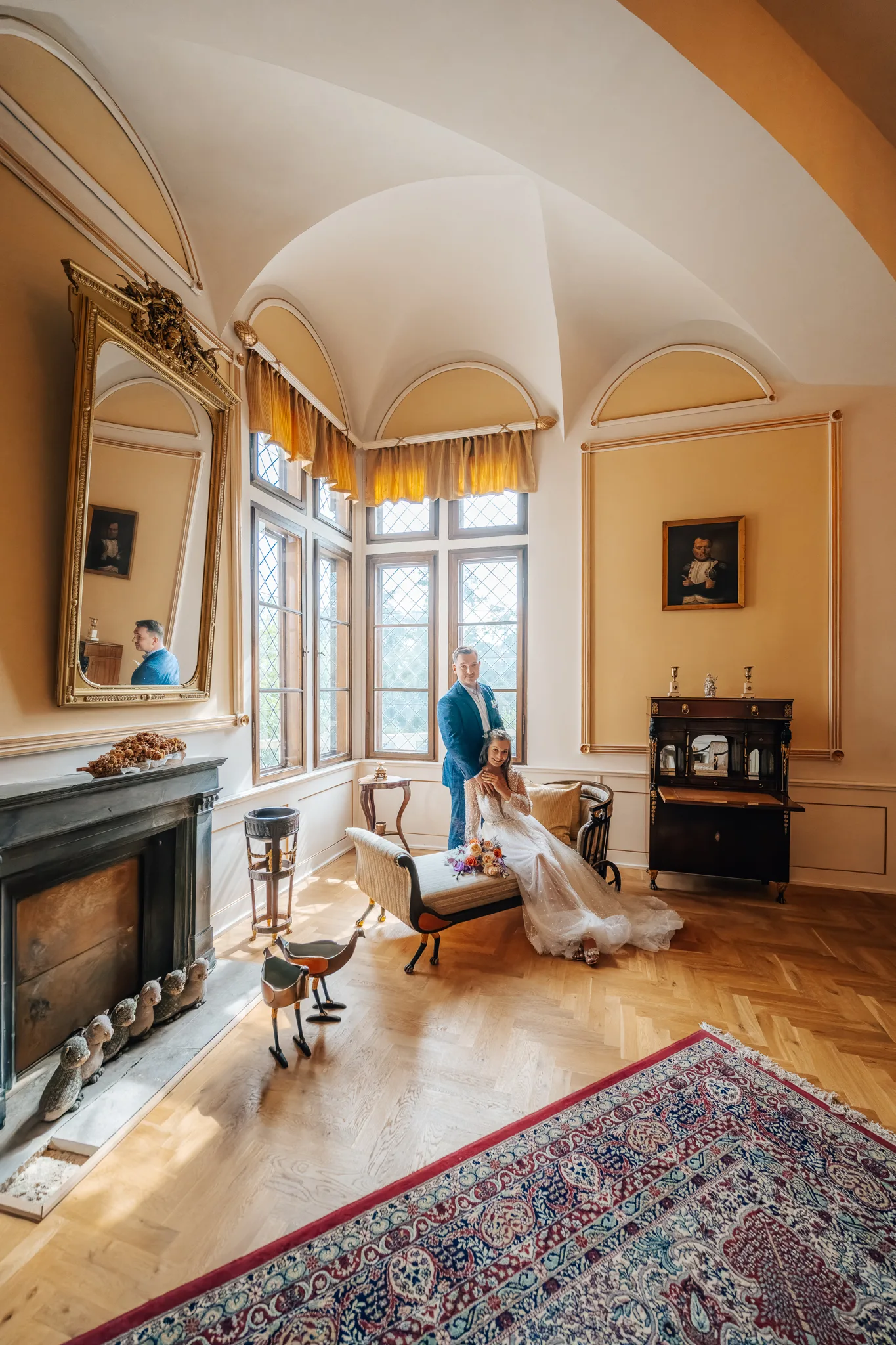Wedding photography in the castle interiors